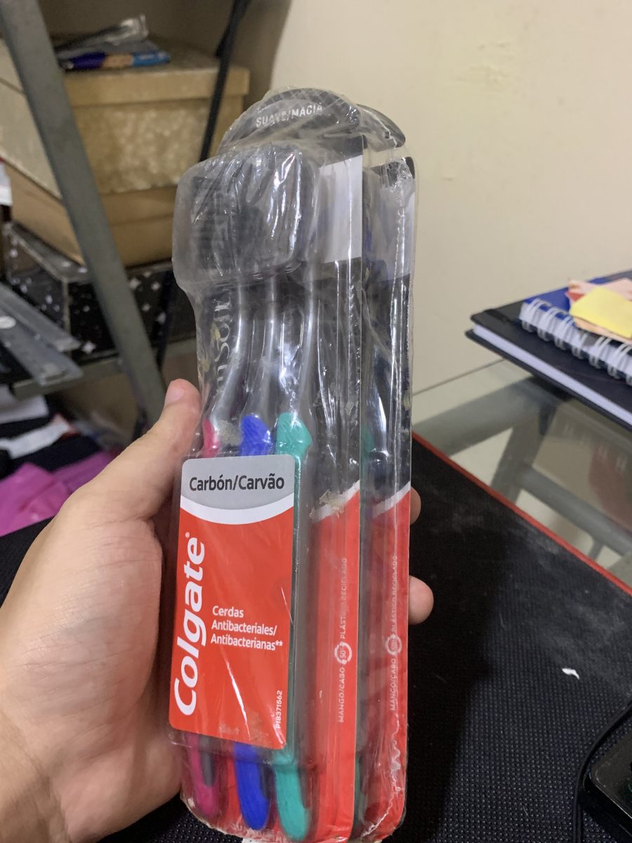 Escova Dental Colgate Carvão