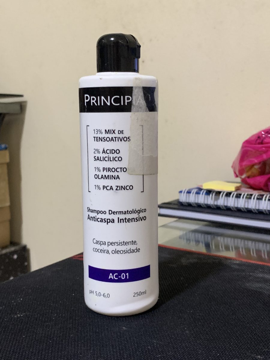 Shampoo Dermatológico Principia AC-01 Anticaspa Intensivo 250ml